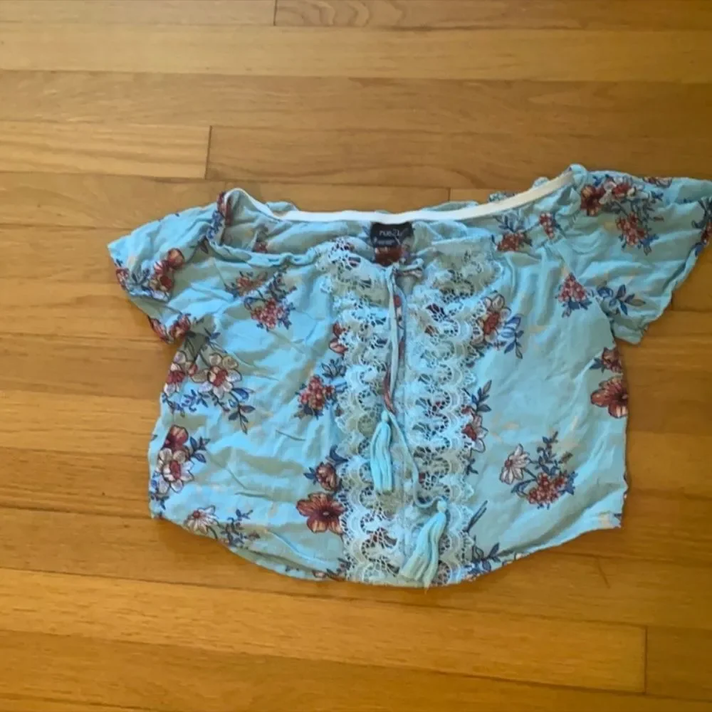 Rue 21 Floral Top - Picture 1 of 1